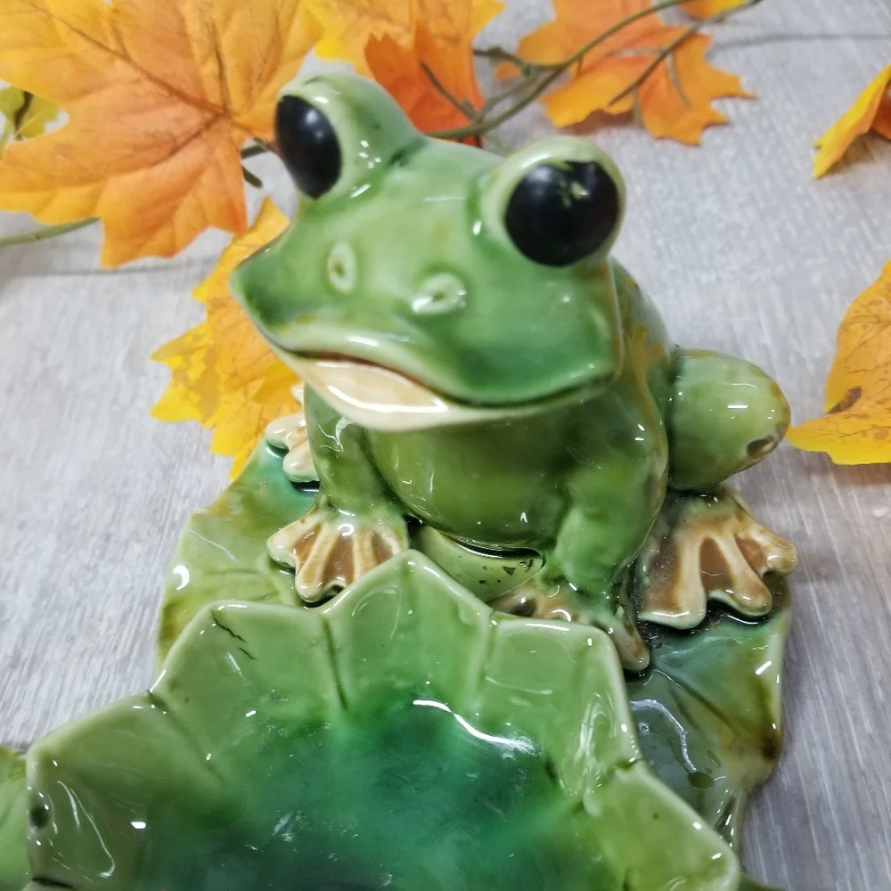 Frogs on lilypads candle holder